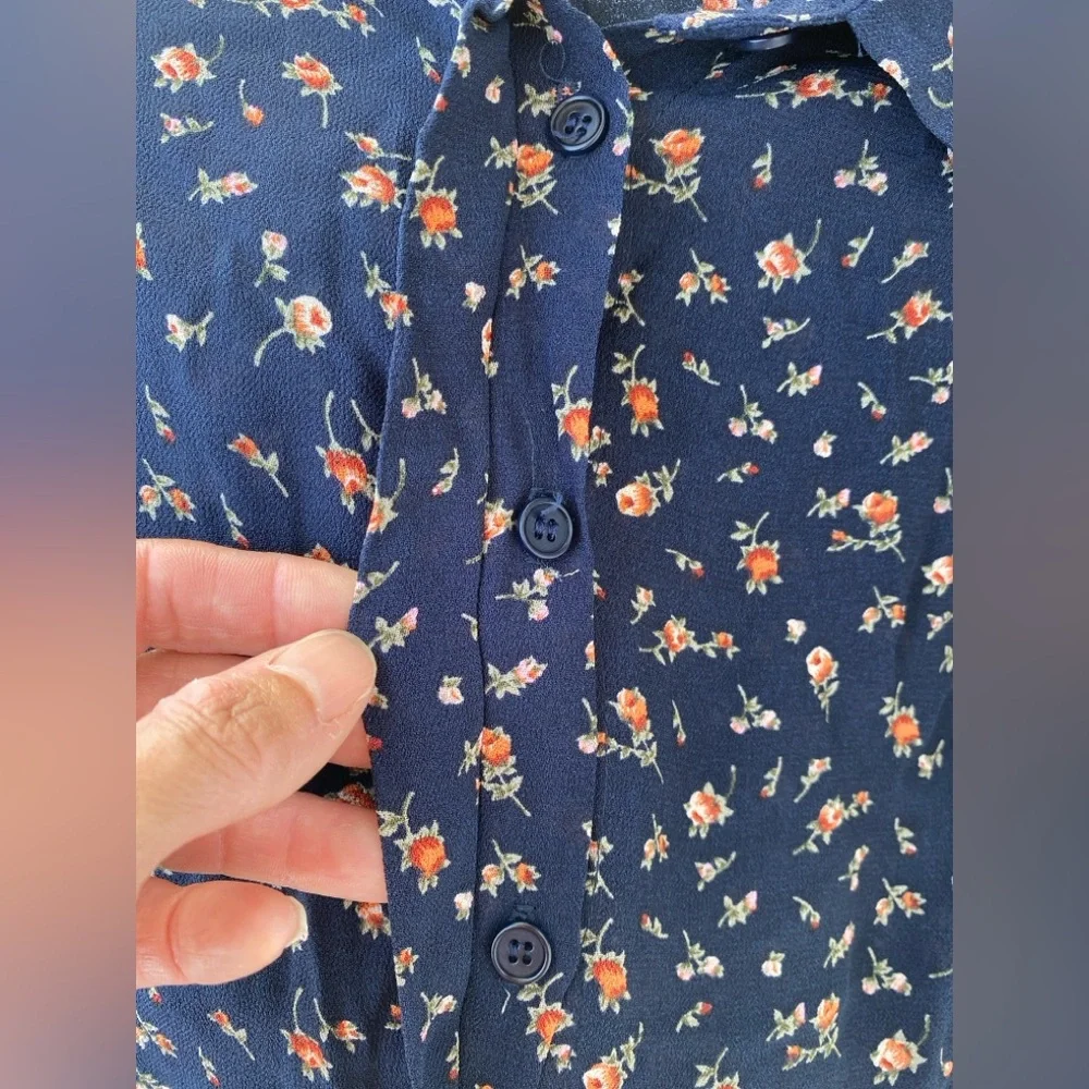 Reformation Blue Floral Print Button Down Long Sleeve Chiffon Shirt, Size XS - Picture 9 of 13